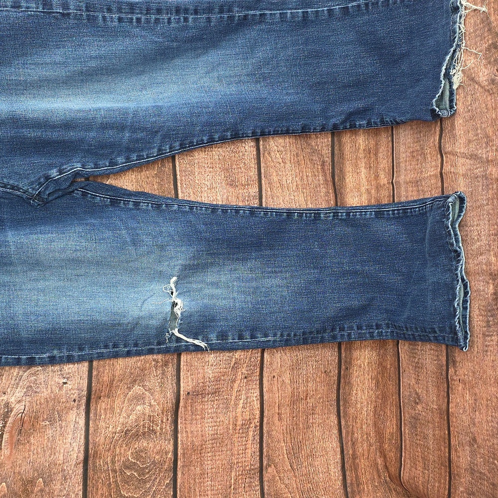 Joseph Abboud Blue Jeans with Distressed Details Size 38x30 Slim Fit AQ-1150 - Picture 2 of 10